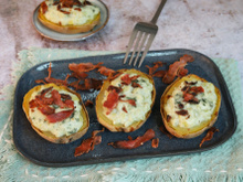 Pommes de terre farcies au Roquefort et bacon croustillant