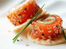 Petits roulés au saumon fumé et avocat