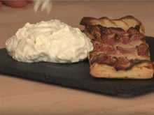 Tarte fine figues et poires et sa chantilly à la Fourme d'Ambert