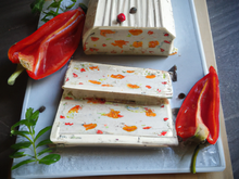 Terrine de chèvre frais aux poivrons rouges