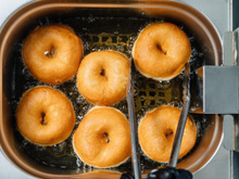 Mardi gras : à quelle température doit être l' huile de friture pour bien cuire les beignets ?