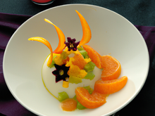 Mousse à la fleur d'oranger et salade de fruits exotiques