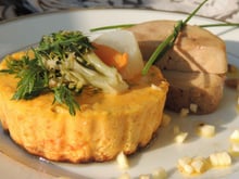 Crème tremblante à l'ail blanc de Lomagne,  ballotine de foie gras poché au Floc...