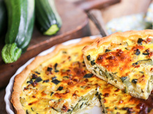 “A régalé petits et grands !” : testez cette recette de quiche aux courgettes et lardons que les lecteurs de 750g ont adoré
