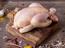 Le poulet jaune est-il meilleur pour la santé que le blanc ?