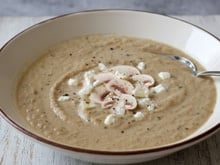 Potage aux champignons de Paris et au fromage de chèvre