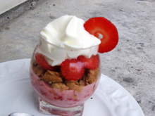 Eton mess en verrine basilic et chocolat