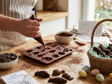 Notre guide pour faire ses propres fritures en chocolat maison (et faire des économies pour Pâques)