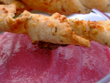 Crèmes de betterave et crackers torsadés