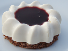 Tiramisu au sirop de fraise et coulis de myrtille