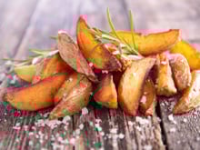 “Plus jamais je n'en achèterai en grande surface” : testez cette recette de potatoes au four que nos lecteurs vous recommandent !