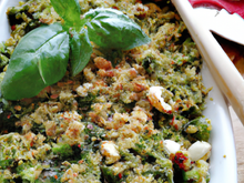 Crumble de légumes d'été au pesto de basilic