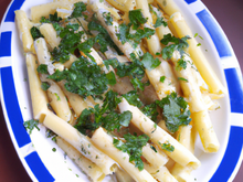 Penne aux quatre fromages et persil à l'ail
