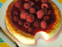Flan ricotta-tonka aux framboises