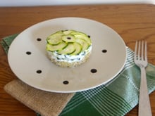 Cheesecake de courgettes au boulgour, faisselle et basilic