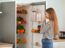 Se débarrasser des taches et des mauvaises odeurs : ces 2 produits sont miraculeux et on vous explique pourquoi