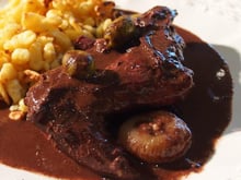 Civet de lapin sauce au sang