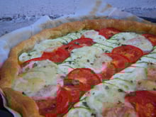 Tarte chorizo, courgettes, tomates et mozzarella