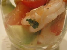 Verrines crevettes avocat et pamplemousse