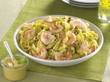 Tagliatelles, crevettes et pesto de basilic moutardé