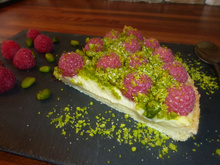 Tarte sablée framboises / pistaches émondées