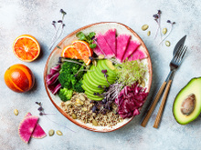 Est-ce que manger cru aide-t-il vraiment à rajeunir votre peau ?