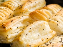 Apéritif du Nouvel An : la recette de feuilletés au fromage de Laurent Mariotte