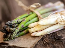 Peut-on manger les asperges crues ? Un primeur et Meilleur Ouvrier de France nous répond !