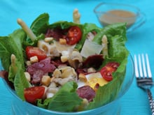 Salade Terre-Mer aux émincés de gésiers Fleury Michon et bulots façon Ceasar