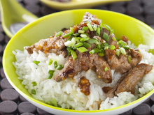 Émincés d'agneau laqués à la thaï