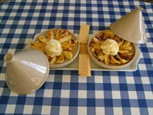 Tajine de pommes avec glace à la vanille rapide