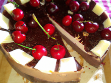 Cheesecake chocolat noir/cerises.