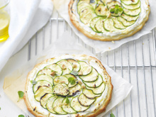 Tarte fine aux courgettes et au Chavroux®