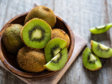 L'astuce infaillible pour faire mûrir ces kiwis trop  durs