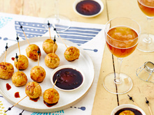Brochettes de boulettes de poulet au cidre façon yakitori