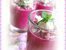 Verrines de gaspacho à la betterave et yaourt au lait de chèvre