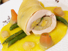 Poulet jaune des Landes farci sous la peau