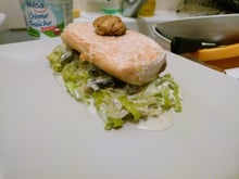 Saumon sur son lit fondant de poireaux