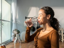 Hydratation : pourquoi la règle des 2 litres par jour n'est pas adaptée à tout le monde