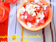 Pamplemousse à la cannelle et aux amandes effilées