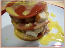 Gelée de tomates en millefeuille, sauce Caesar