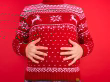 “Il ne faut surtout pas faire ça” : ce geste absolument éviter après un repas très calorique, selon ce médecin