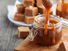 “C’est inratable !” : Julie Andrieu livre ses astuces pour toujours réussir un bon caramel au beurre salé