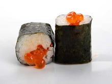Makis aux œufs de saumon