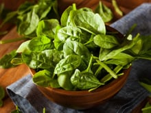 Épinards : comment faire pour retirer efficacement les pesticides sur ce légume ? L’UFC-Que Choisir partage ses conseils