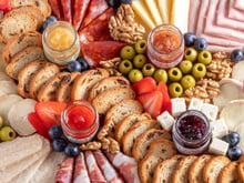 Oubliez la planche apéro, voici le tableau apéro : Noémie Honiat vous partage sa recette originale !