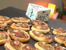 Palmiers feuilletés au Roquefort et aux noix