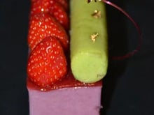 Entremet à la fraise Gariguette et crème vanille citron vert