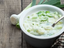 Envie de changer ? Découvrez la recette de la blanquette de poireaux de Julie Andrieu