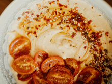 Connaissez-vous le hummus di fagioli, la version italienne du houmous avec des haricots blancs idéale pour l’apéro ?